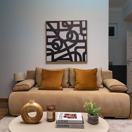 Chic Central 1Br Retreat Near New York Cafe With View บูดาเปสต์ ภายนอก รูปภาพ