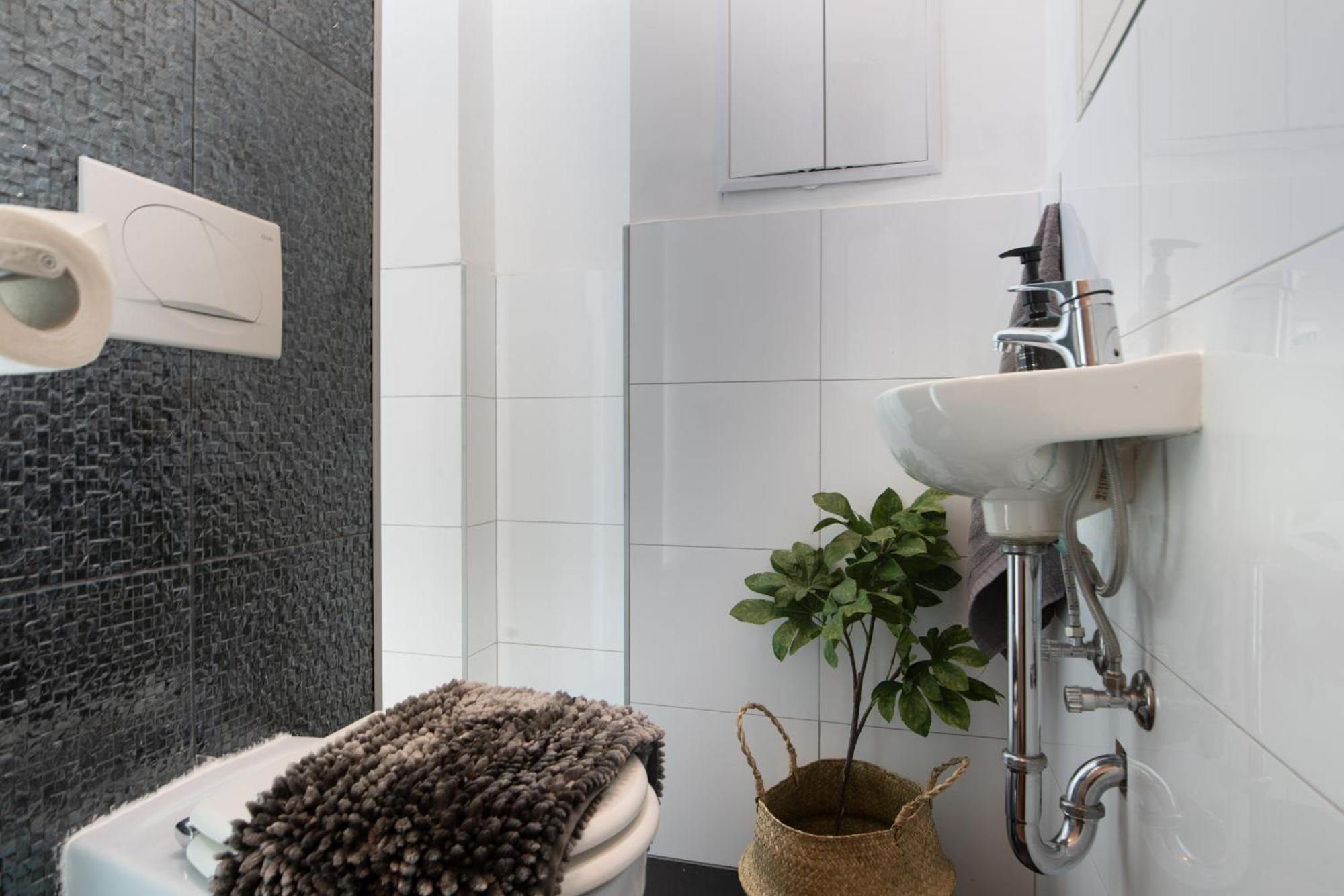 Chic Central 1Br Retreat Near New York Cafe With View บูดาเปสต์ ภายนอก รูปภาพ