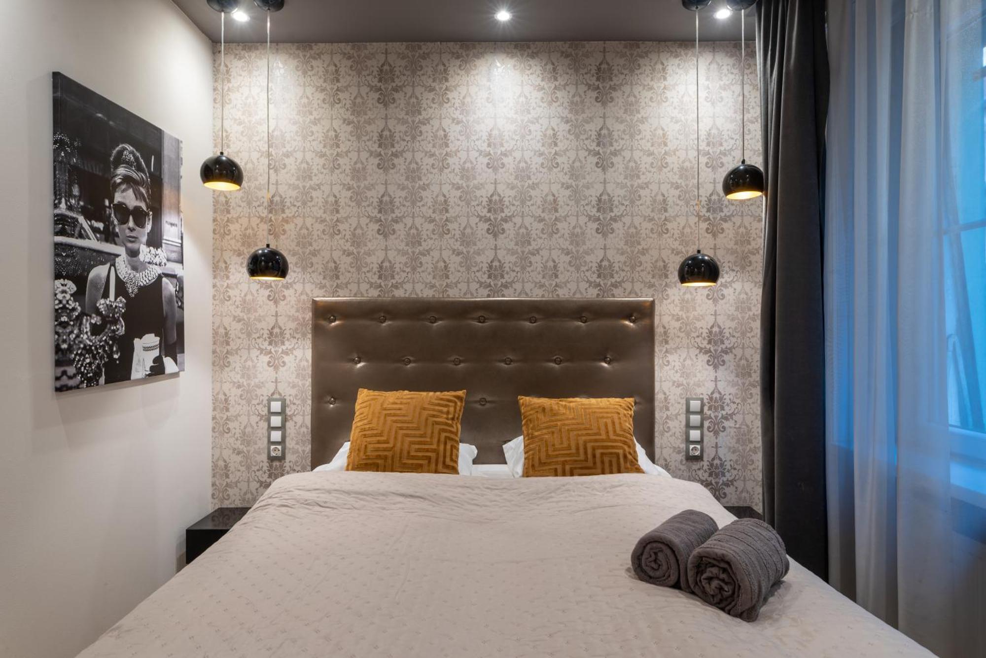 Chic Central 1Br Retreat Near New York Cafe With View บูดาเปสต์ ภายนอก รูปภาพ